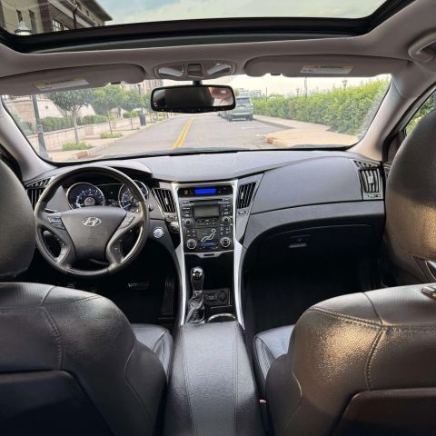 2012 Hyundai Sonata Limited Sedan 4d - Image 15
