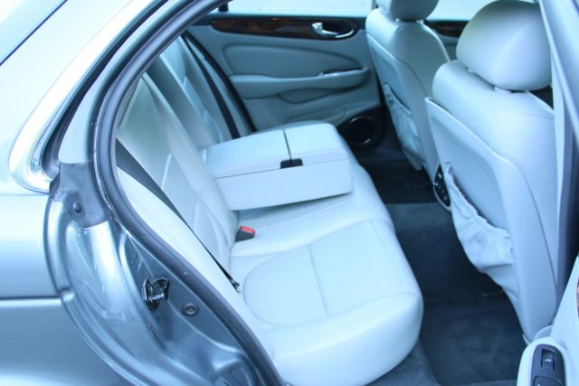 2006 Jaguar Xj - Image 18