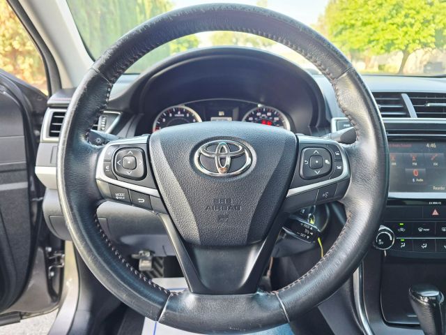 2017 Toyota Camry - Image 16