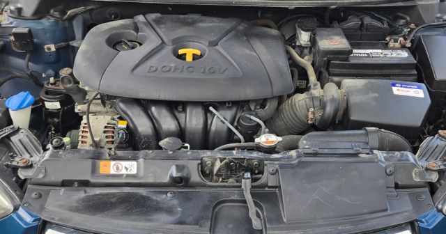 2013 Hyundai Elantra - Image 14