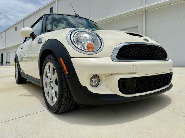 2015 Mini Convertible - Image 2