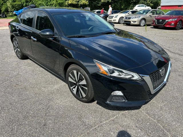 2021 Nissan Altima - Image 7