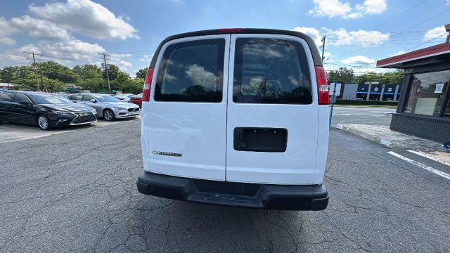 2018 Chevrolet Express 2500 Cargo - Image 4