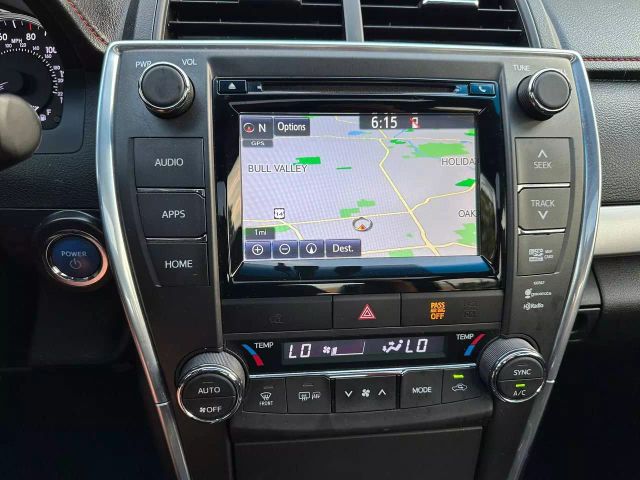 2015 Toyota Camry - Image 30