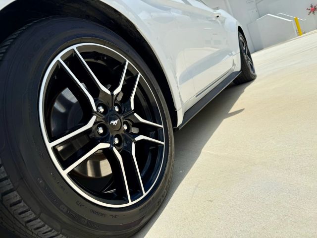 2022 Ford Mustang - Image 42