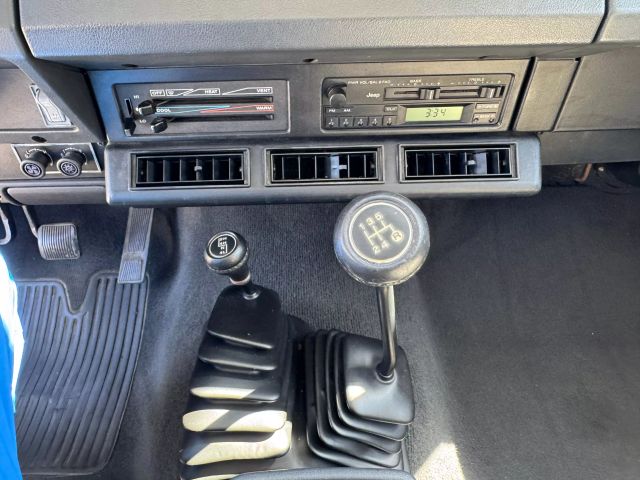 1994 Jeep Wrangler - Image 30