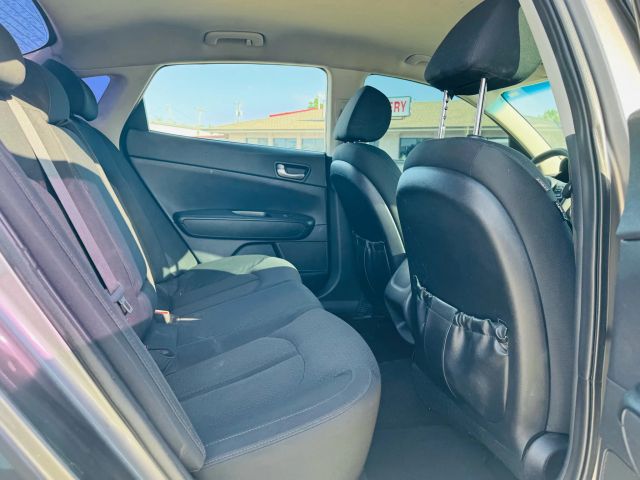 2018 Kia Optima - Image 17