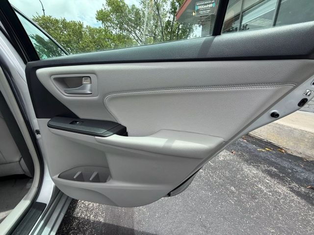2016 Toyota Camry - Image 21