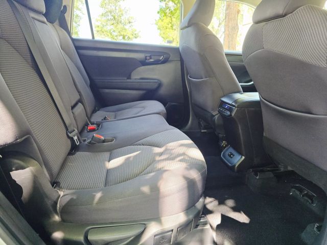 2020 Toyota Highlander - Image 31