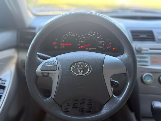 2009 Toyota Camry Le Sedan 4d - Image 15