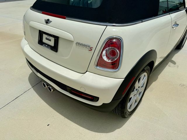 2015 Mini Convertible - Image 59