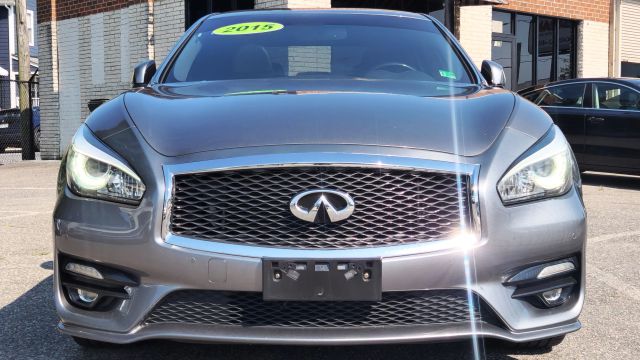2015 Infiniti Q70 - Image 3