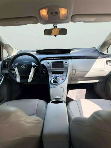 2013 Toyota Prius - Image 22