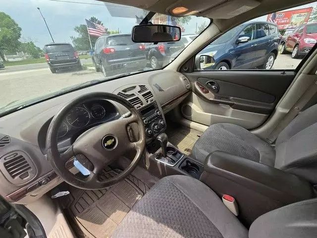 2006 Chevrolet Malibu - Image 13