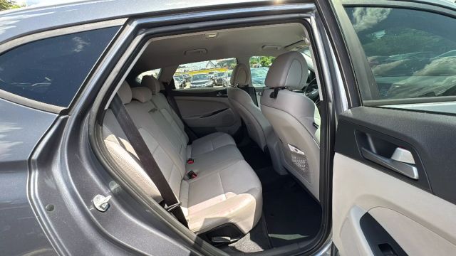 2016 Hyundai Tucson - Image 10