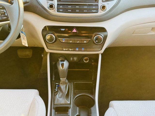2016 Hyundai Tucson - Image 25