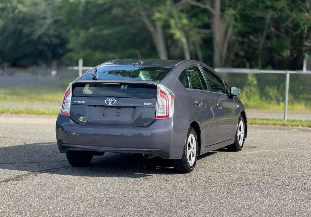 2012 Toyota Prius Four Hatchback 4d - Image 5