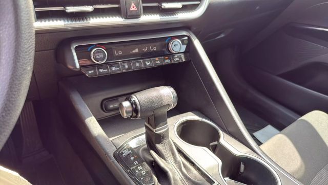 2022 Kia K5 - Image 37