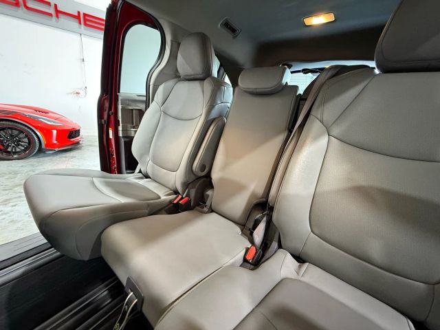 2021 Toyota Sienna - Image 127