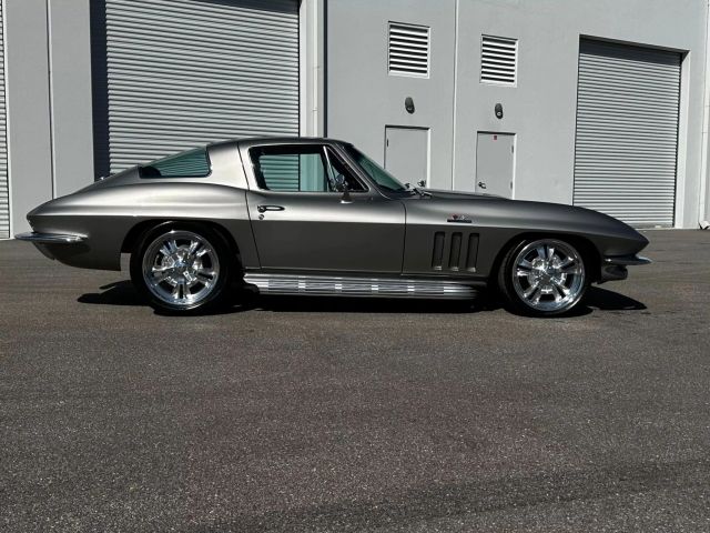 1966 Chevrolet Corvette Coupe 427/390hp - Image 9