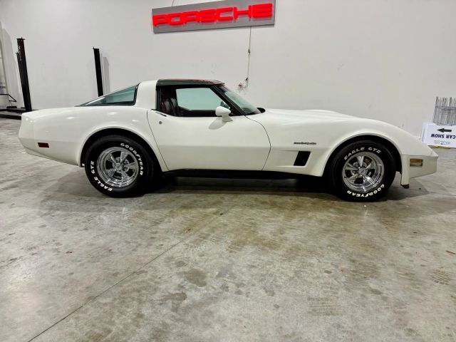 1982 Chevrolet Corvette - Image 7