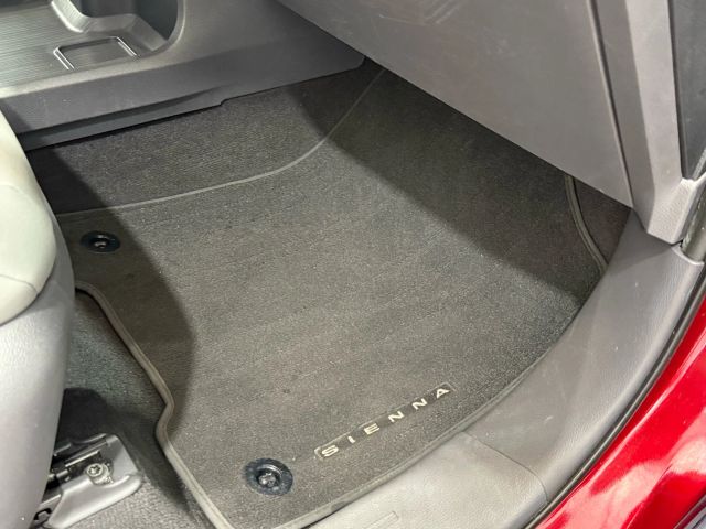 2021 Toyota Sienna - Image 117