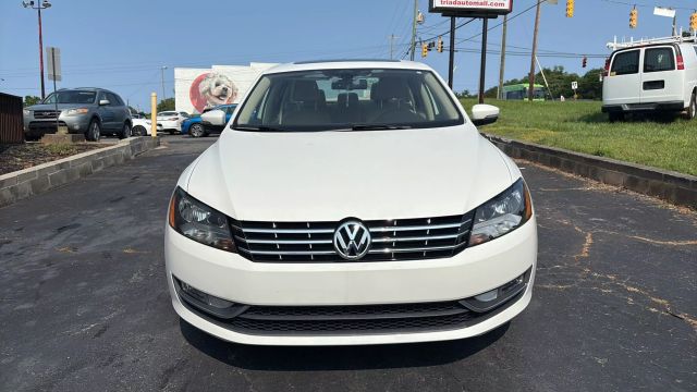 2013 Volkswagen Passat - Image 2