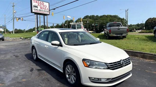 2013 Volkswagen Passat - Image 3