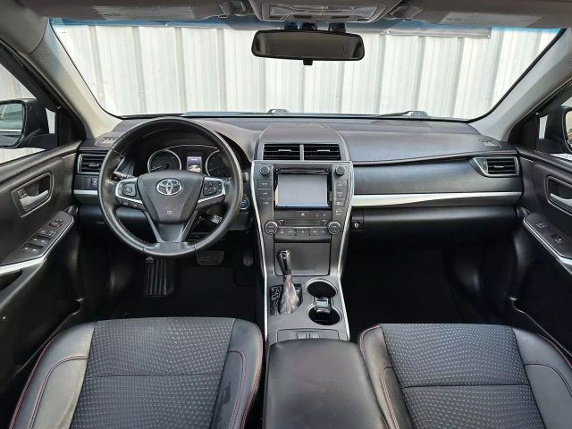 2015 Toyota Camry - Image 25