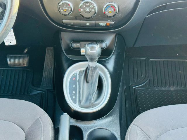 2016 Kia Soul - Image 25