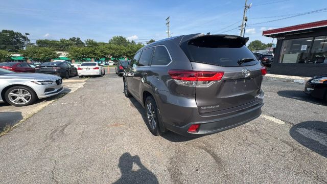 2019 Toyota Highlander - Image 5
