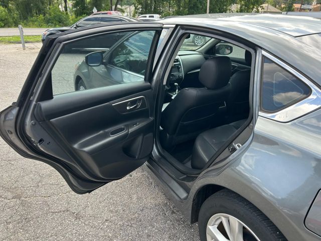 2015 Nissan Altima - Image 14