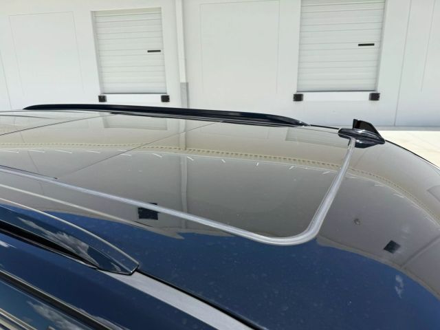 2022 Cadillac Escalade - Image 59
