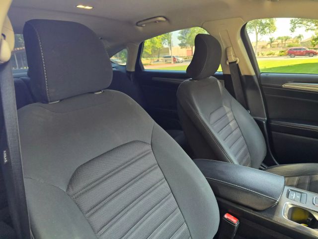 2019 Ford Fusion - Image 26