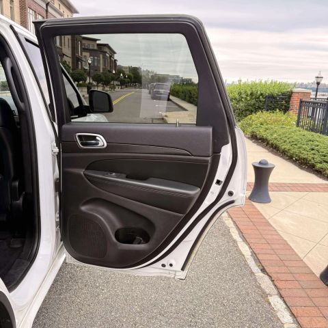2018 Jeep Grand Cherokee Altitude Sport Utility 4d - Image 39