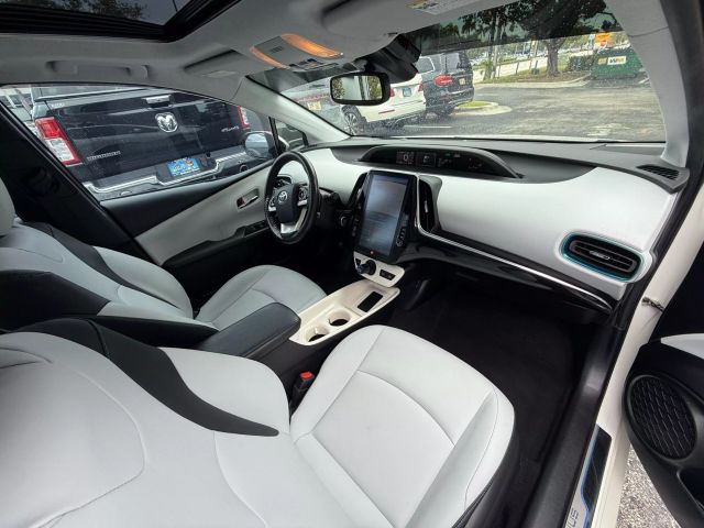 2018 Toyota Prius - Image 15