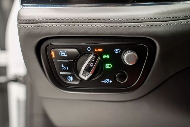 2022 Bentley Bentayga V8 Sport Utility 4d - - Image 32