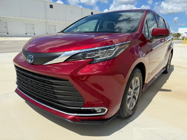 2021 Toyota Sienna - Image 39