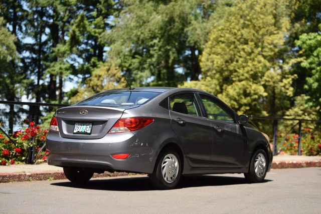 2014 Hyundai Accent - Image 11