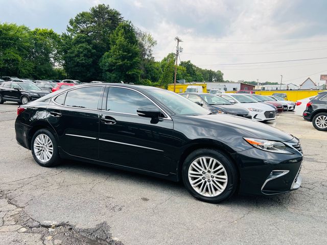 2017 Lexus Es - Image 2