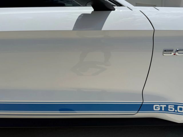 2015 Ford Mustang - Image 10