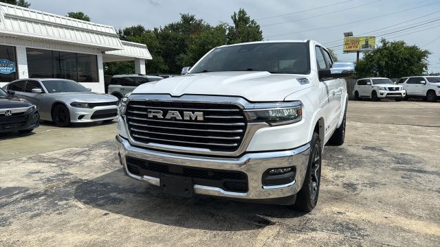 2025 Ram 1500 Crew Cab - Image 8