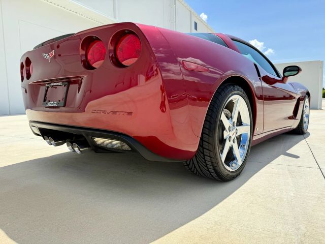 2006 Chevrolet Corvette - Image 14