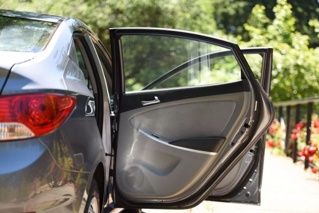 2014 Hyundai Accent - Image 15