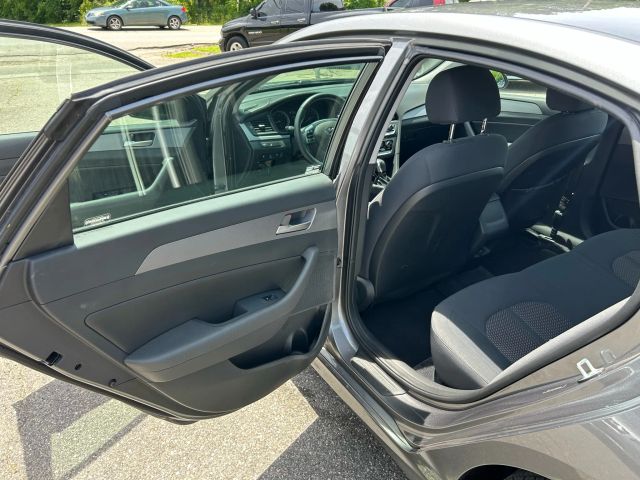 2018 Hyundai Sonata - Image 12