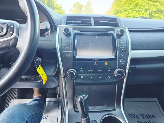 2017 Toyota Camry - Image 17
