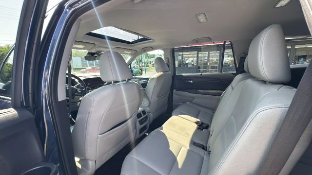 2019 Honda Pilot - Image 11