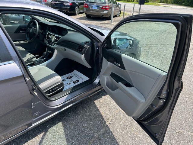 2015 Honda Accord - Image 16