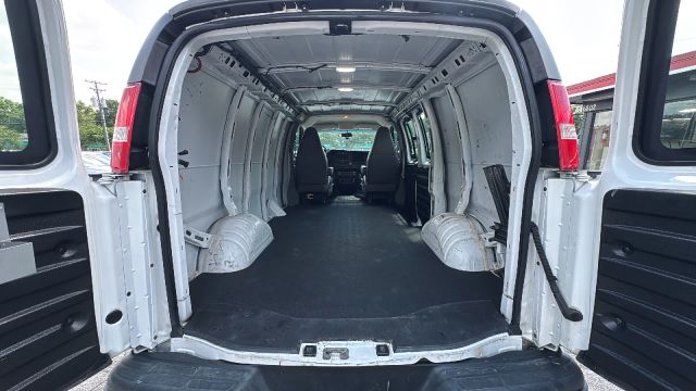 2018 Chevrolet Express 2500 Cargo - Image 12