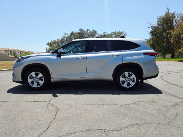 2020 Toyota Highlander - Image 5
